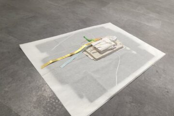 Salah satu karya yang ditampilkan dalam pameran Longer, Linger & Angle di Ara Contemporary (Dok. Hidayat Adhiningrat)