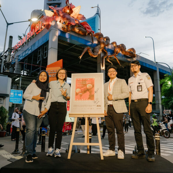 SCENIC Art Station: Instalasi “Akar Perjalanan” Wisnu Ajitama Ubah Stasiun BNI City Jadi Galeri Seni Permanen